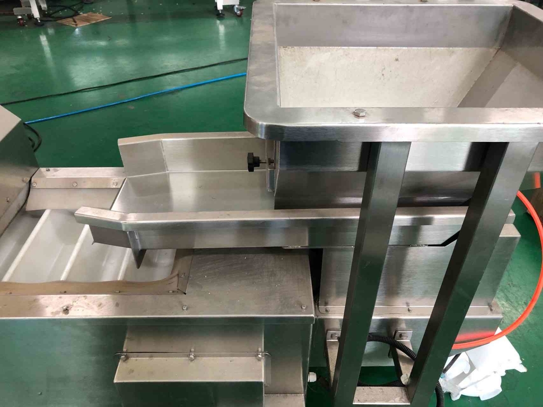 Z प्रकार बाल्टी कन्वेयर के लिए 75L 150L 200L SS304 स्वतंत्र कंपन फीडर