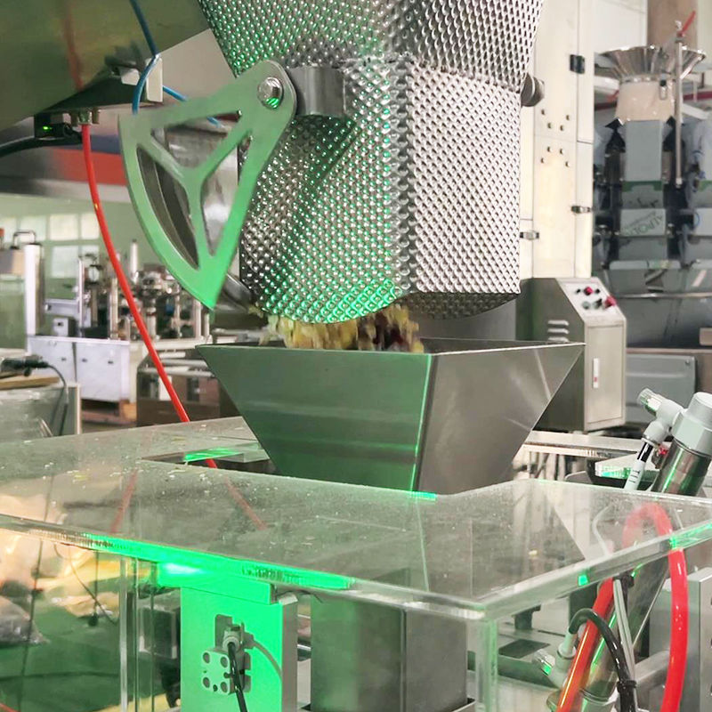 ज़िपलॉक डॉयपैक पाउच पैकिंग के लिए मल्टीहेड वेइजर लीनियर वेइजर के साथ मल्टी-मटेरियल 2.5 किलो पेट फूड पैकेजिंग मशीन