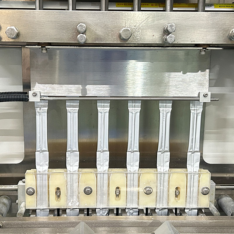 ऑटोमैटिक मल्टी लेन फूड कलर्स ड्रिंक पाउडर सैकेट पैकिंग मशीन 1g-30g स्टिक पैक एनर्जी ड्रिंक पाउडर भरने की मशीन