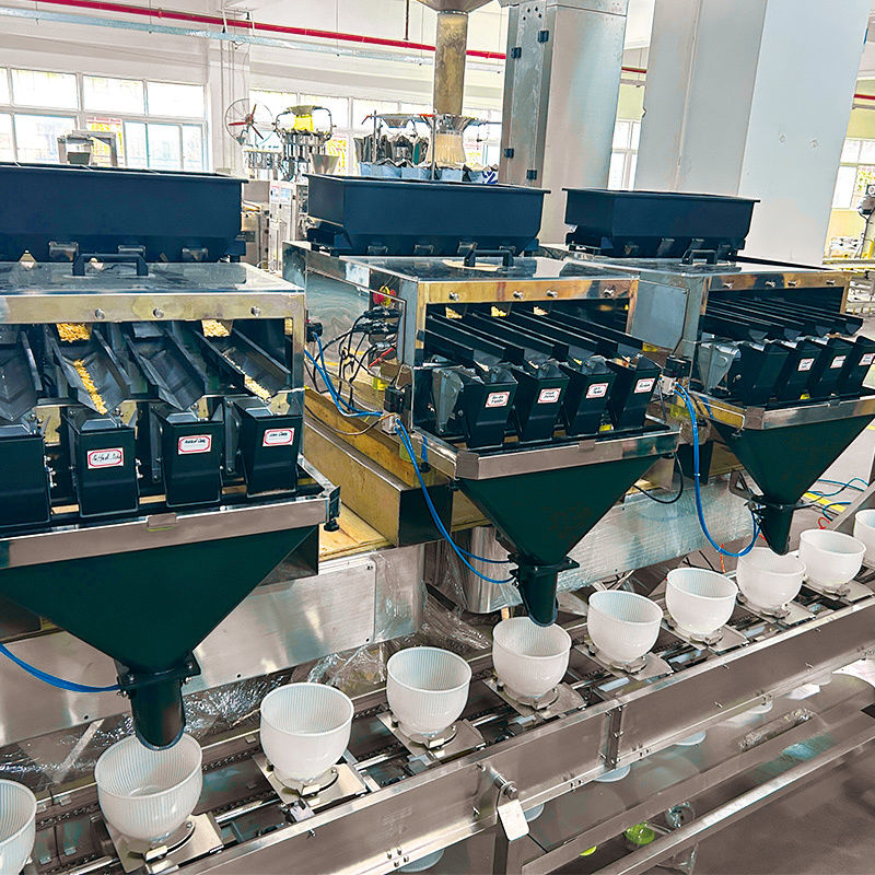 स्वचालित 10g-1000G पॉच तोता खाद्य पैकिंग मशीन चीनी अखरोट मसाला चाय पत्ता थैली पैकिंग मशीन बहुमुख्य वेजर