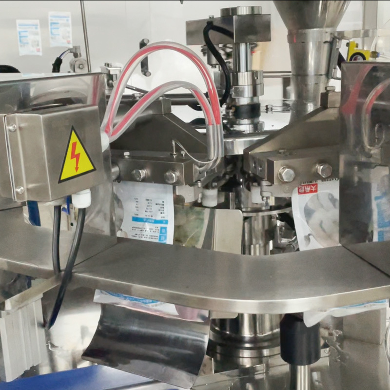 खाद्य ग्रेड स्वचालित वैक्यूम फ्रोजन फूड पाउच पैकिंग मशीन झींगा स्क्विड रिंग्स बैग मल्टीहेड वेइगर फिलिंग पैकिंग मशीन